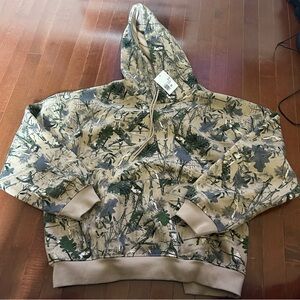 Forever 21 Plus Size Camouflage Jogger & Hoodie Set